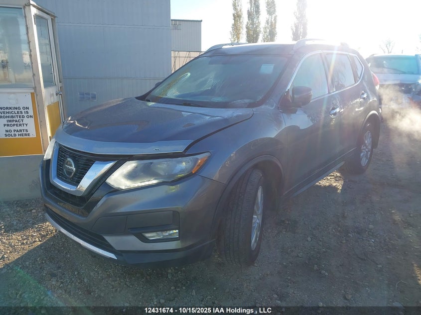 5N1AT2MV0JC740091 2018 NISSAN ROGUE photo no. 2