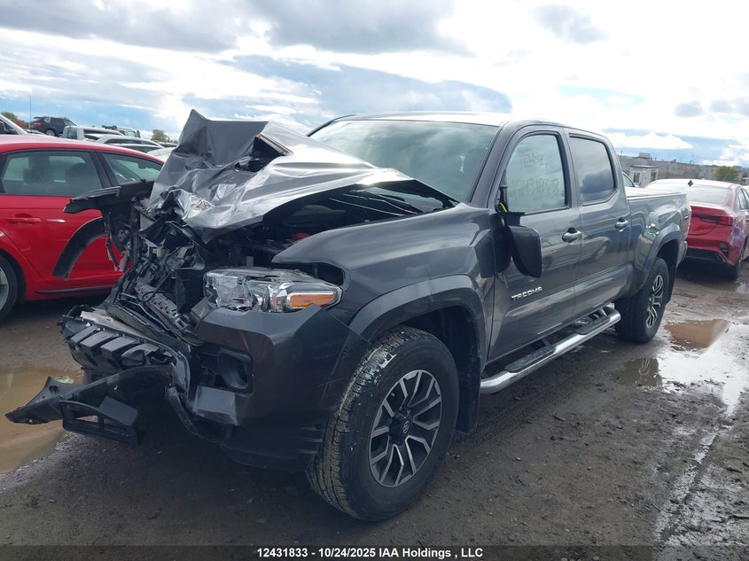 3TYDZ5BN2NT008929 2022 TOYOTA TACOMA photo no. 2
