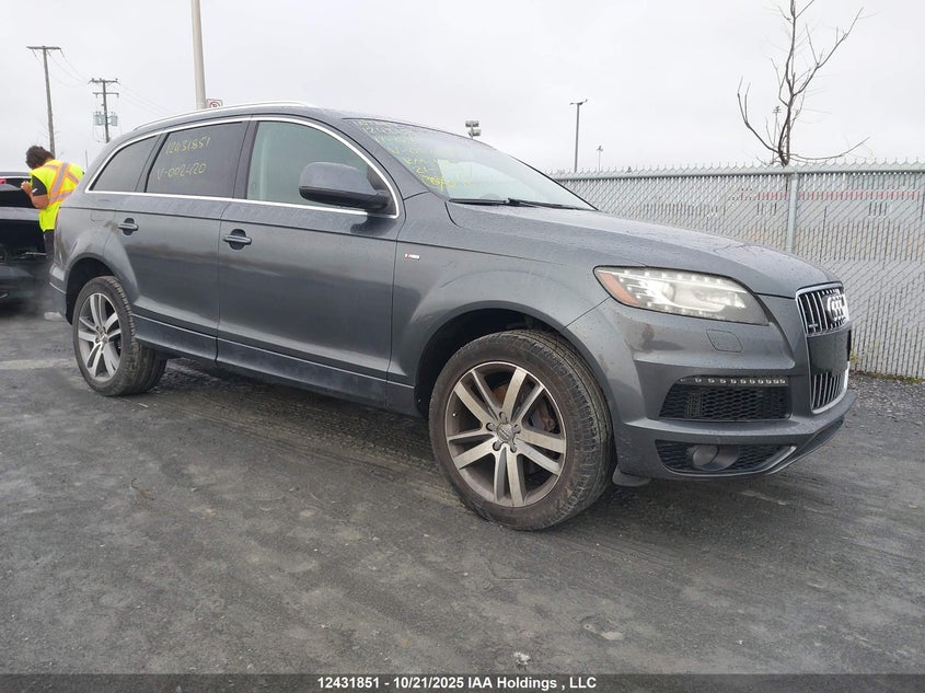 WA1MMCFE8BD002420 2011 AUDI Q7 photo no. 13