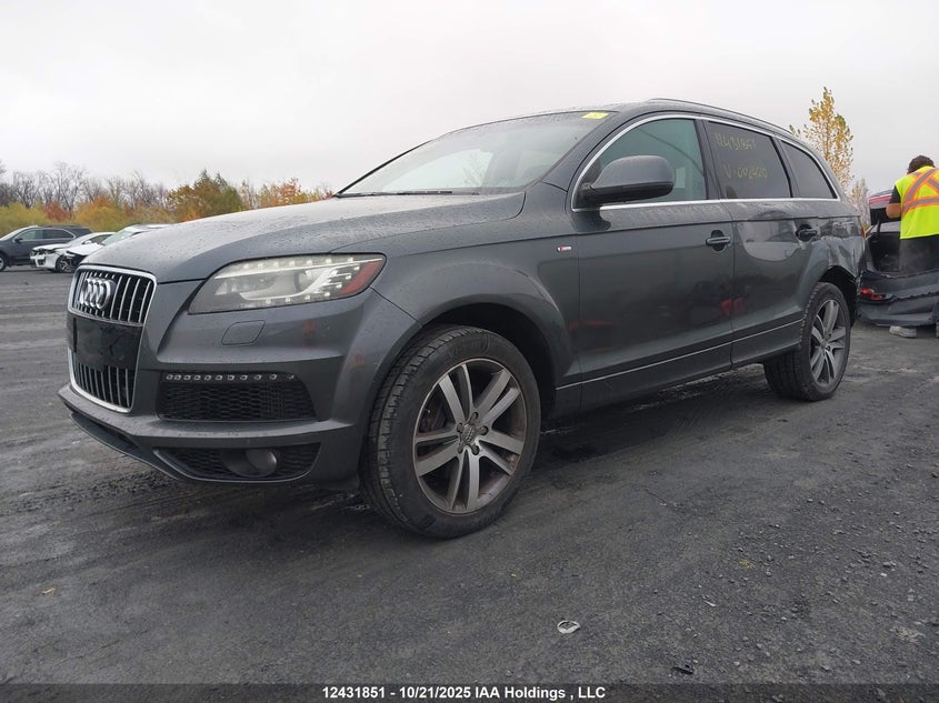 WA1MMCFE8BD002420 2011 AUDI Q7 photo no. 2