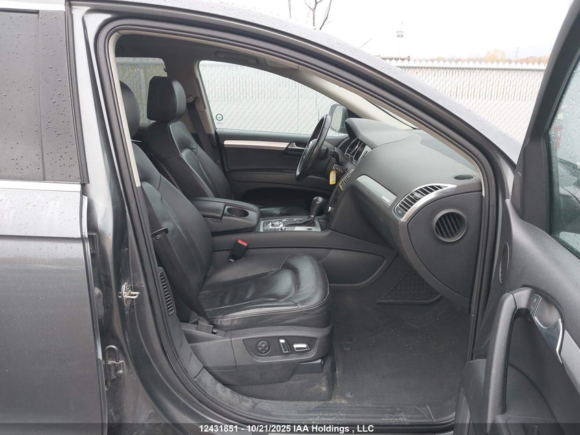WA1MMCFE8BD002420 2011 AUDI Q7 photo no. 5