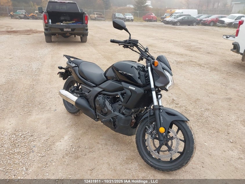 JH2RC6828EK000144 HONDA CTX700 Photo 1