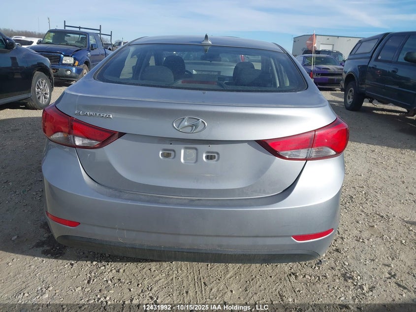 5NPDH4AE3FH632661 2015 HYUNDAI ELANTRA photo no. 16