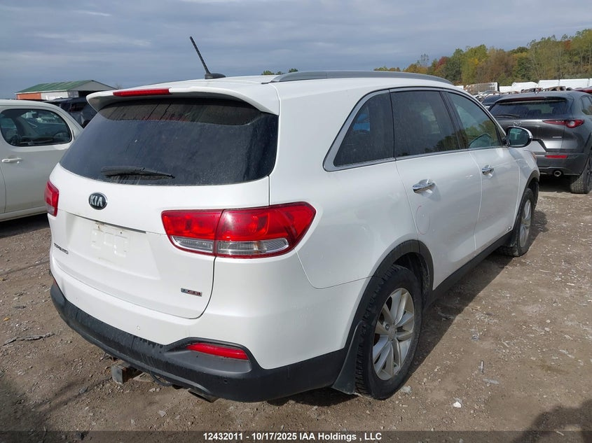 5XYPGDA18GG038847 2016 KIA SORENTO photo no. 4