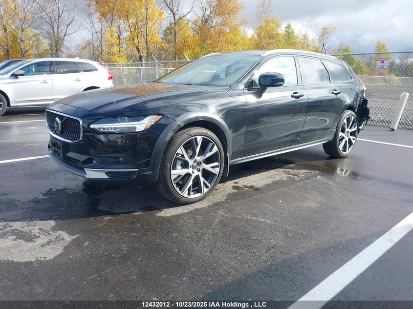 YV4062NL5T1206259 2026 VOLVO V90 CROSS COUNTRY photo no. 2
