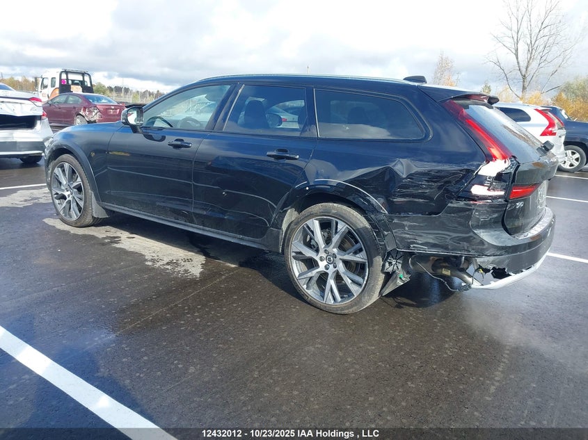 YV4062NL5T1206259 2026 VOLVO V90 CROSS COUNTRY photo no. 3