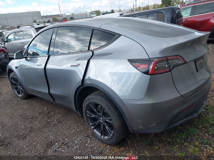 LRWYGDEE1RC630645 2024 TESLA MODEL Y photo no. 3