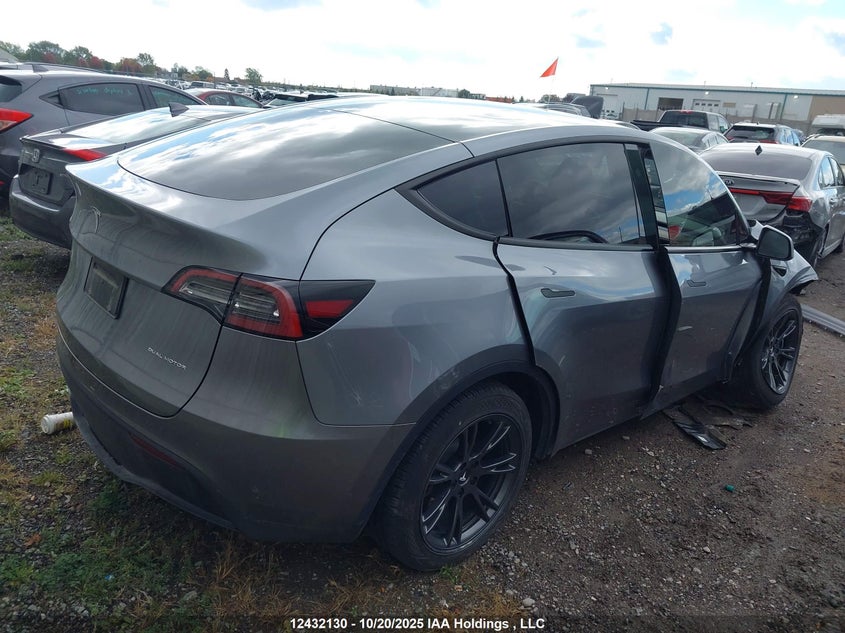 LRWYGDEE1RC630645 2024 TESLA MODEL Y photo no. 4