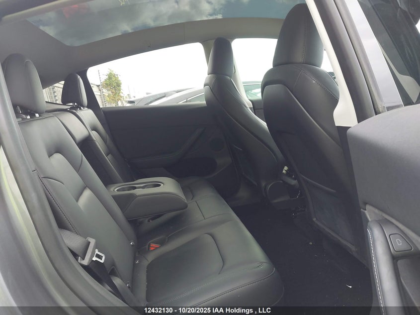 2024 Tesla Model Y VIN: LRWYGDEE1RC630645 Lot: 12432130