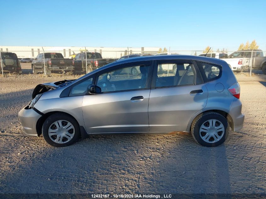 2010 Honda Fit Dx-A VIN: JHMGE8H32AC801573 Lot: 12432167