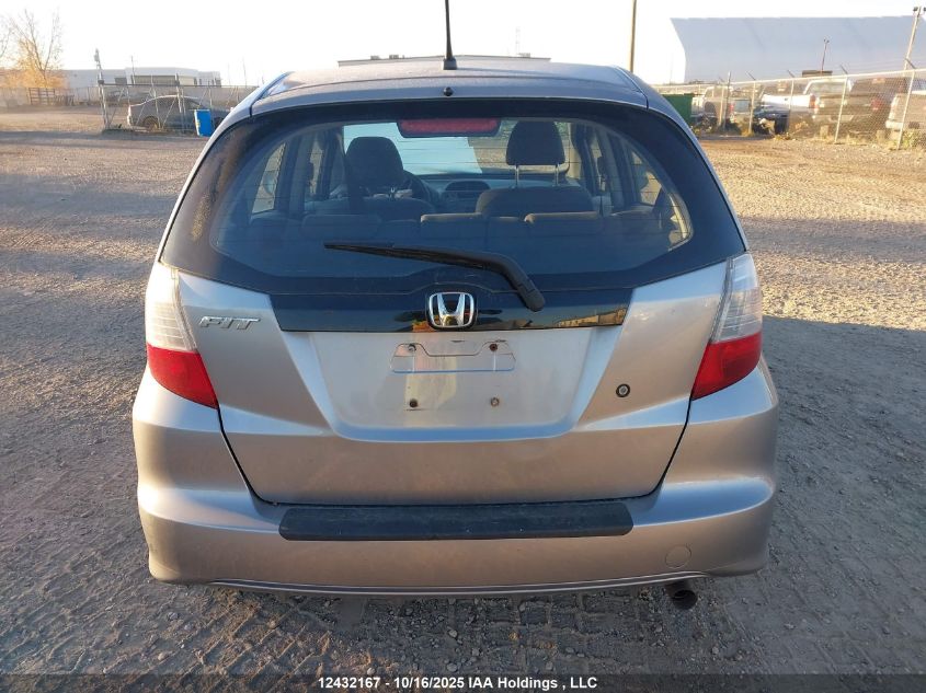 2010 Honda Fit Dx-A VIN: JHMGE8H32AC801573 Lot: 12432167