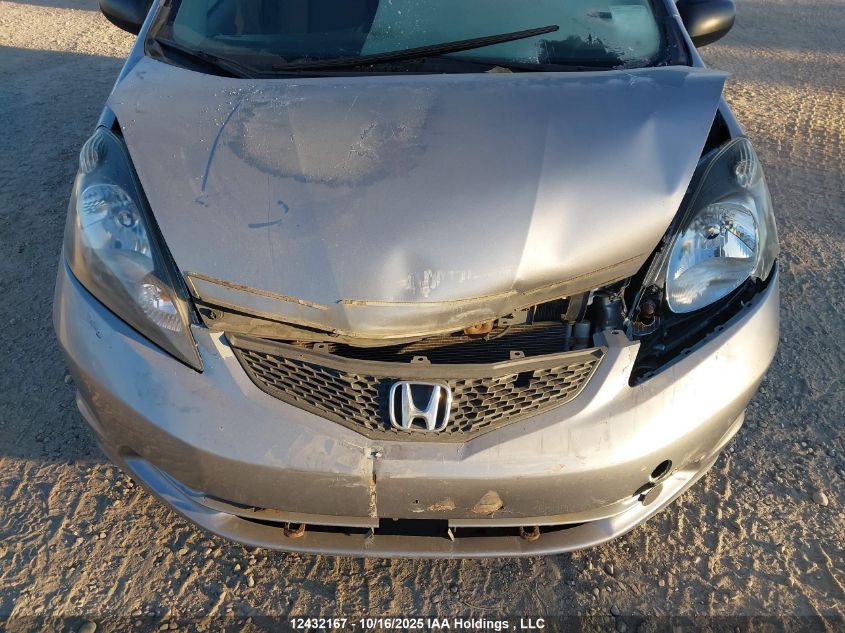 2010 Honda Fit Dx-A VIN: JHMGE8H32AC801573 Lot: 12432167