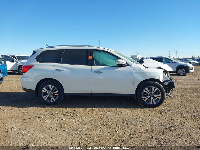 2017 Nissan Pathfinder Platinum/S/Sl/Sv VIN: 5N1DR2MM2HC608656 Lot: 12432260