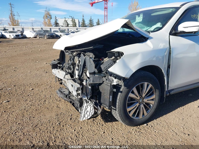 2017 Nissan Pathfinder Platinum/S/Sl/Sv VIN: 5N1DR2MM2HC608656 Lot: 12432260