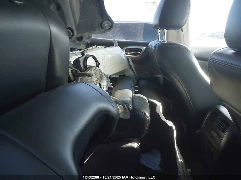 2017 Nissan Pathfinder Platinum/S/Sl/Sv VIN: 5N1DR2MM2HC608656 Lot: 12432260