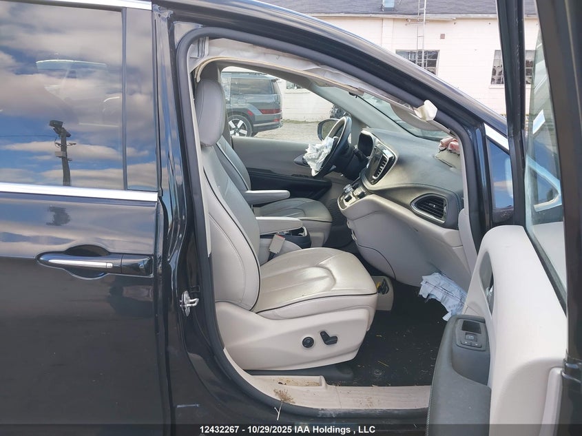 2C4RC1N74HR779107 2017 CHRYSLER PACIFICA photo no. 5