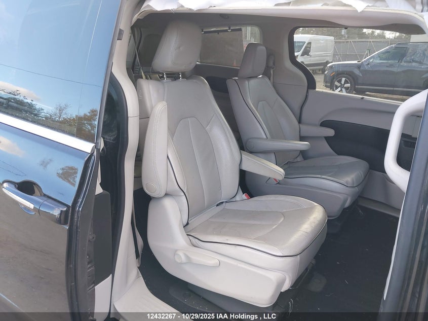 2C4RC1N74HR779107 2017 CHRYSLER PACIFICA photo no. 8
