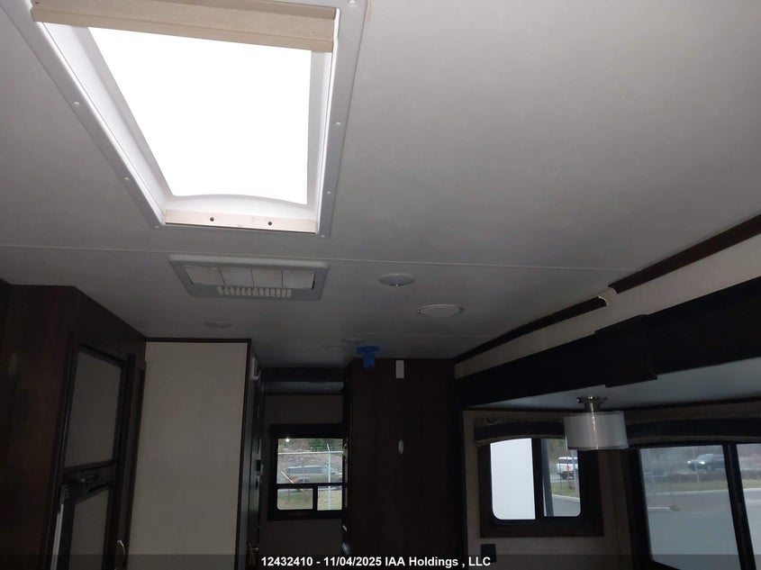 1UJBJ0BT0J1TR0526 2018   photo no. 16