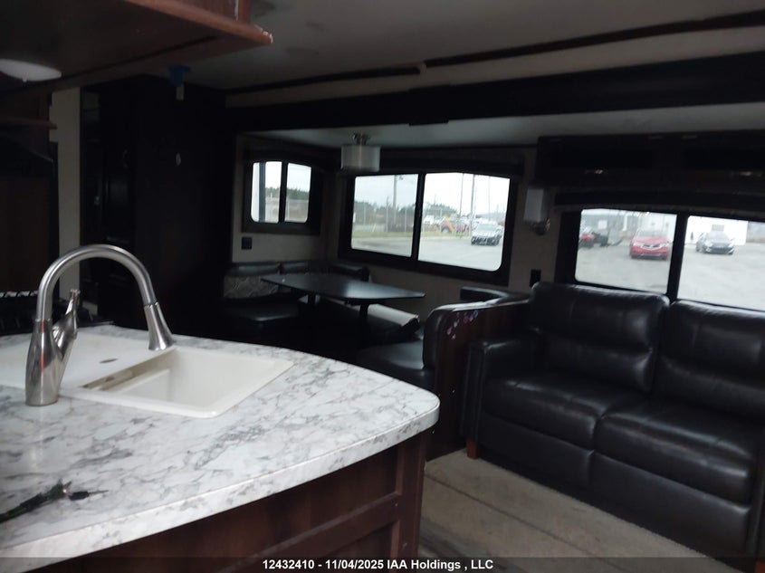 1UJBJ0BT0J1TR0526 2018   photo no. 5
