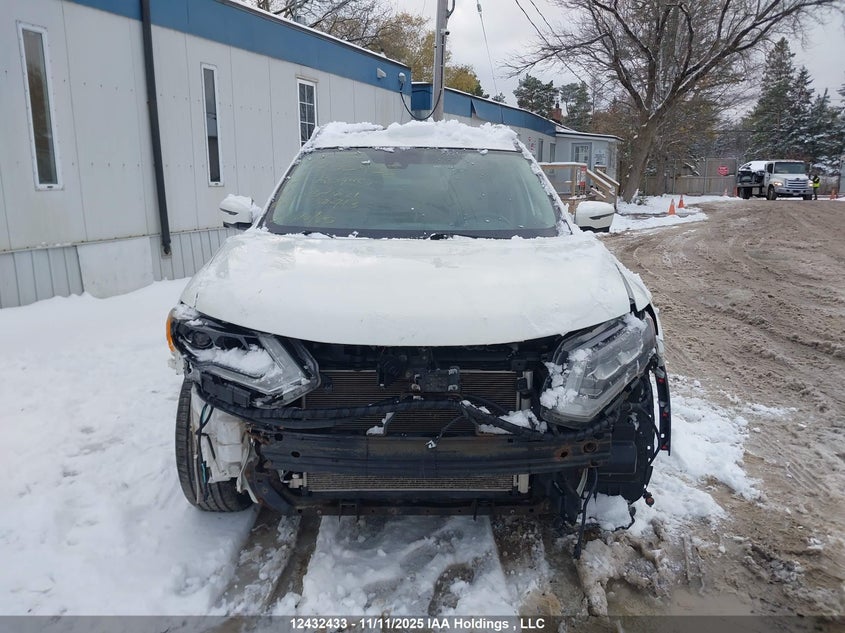 5N1AT2MV8HC757621 2017 NISSAN ROGUE photo no. 13