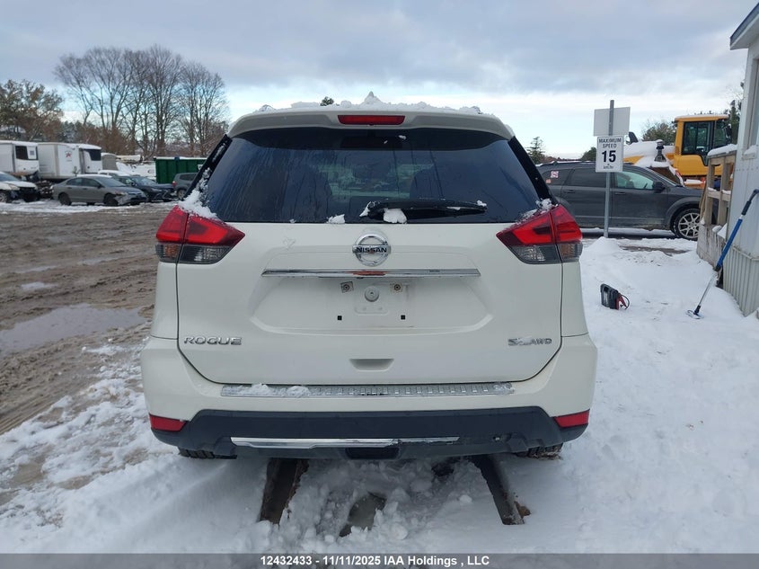 5N1AT2MV8HC757621 2017 NISSAN ROGUE photo no. 17