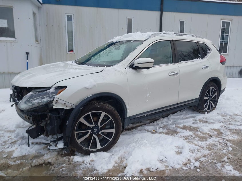 5N1AT2MV8HC757621 2017 NISSAN ROGUE photo no. 2