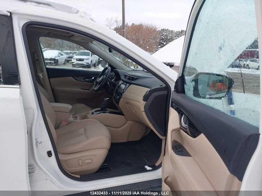 5N1AT2MV8HC757621 2017 NISSAN ROGUE photo no. 5