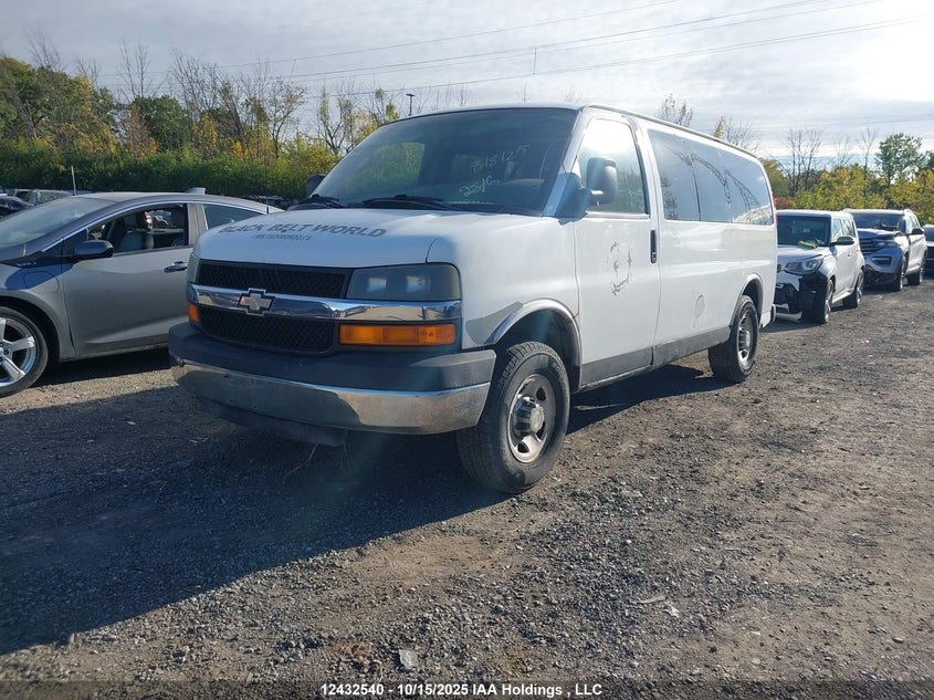 2007 Chevrolet Express, Удар сзади, IAAI, VIN 1GAHG35U171160977 — фото 2