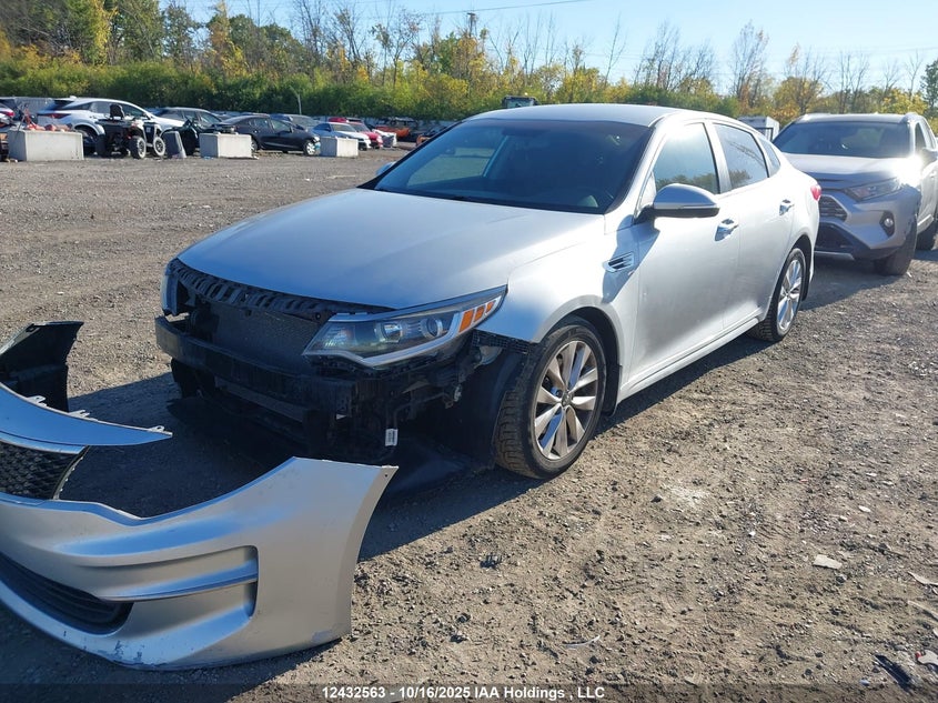 5XXGT4L36JG181334 2018 KIA OPTIMA photo no. 2