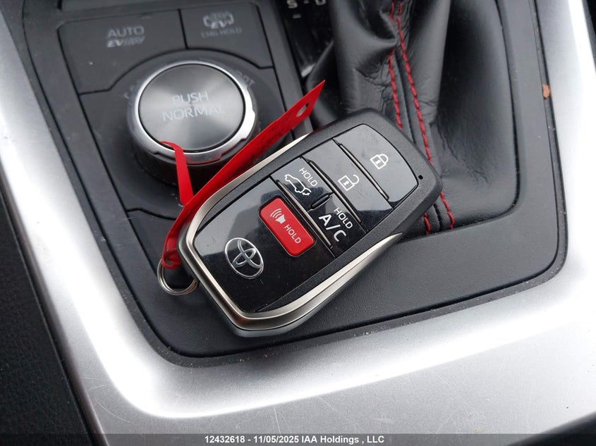 JTMGB3FV3RD176107 2024 TOYOTA RAV 4 photo no. 11