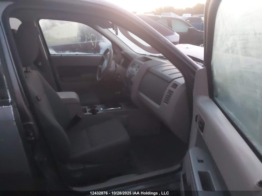 1FMCU93G39KB76732 2009 FORD ESCAPE photo no. 5