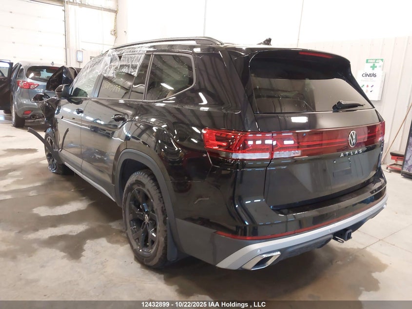 1V2CR2CA2SC514354 2025 VOLKSWAGEN ATLAS photo no. 3