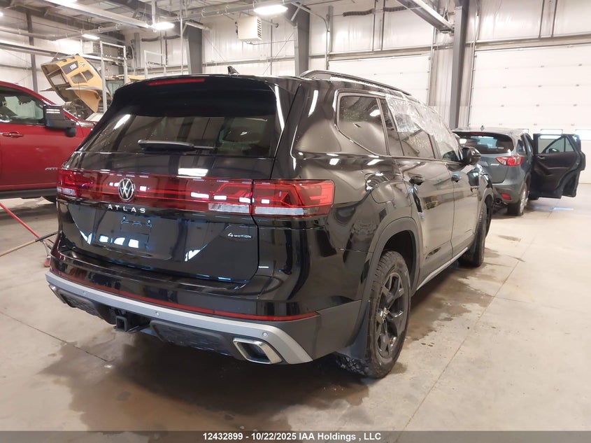 1V2CR2CA2SC514354 2025 VOLKSWAGEN ATLAS photo no. 4