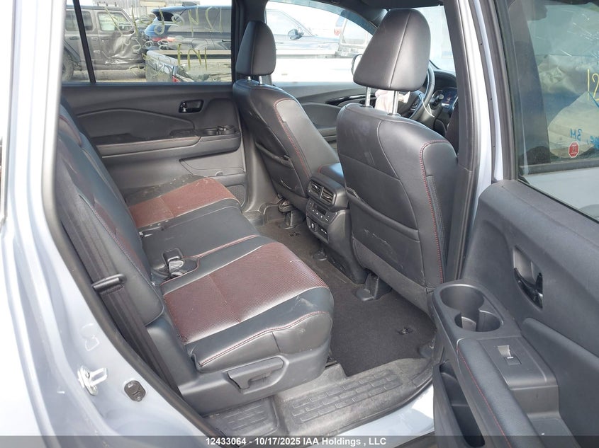 2024 Honda Passport Black Edition VIN: 5FNYF8H86RB500446 Lot: 12433064