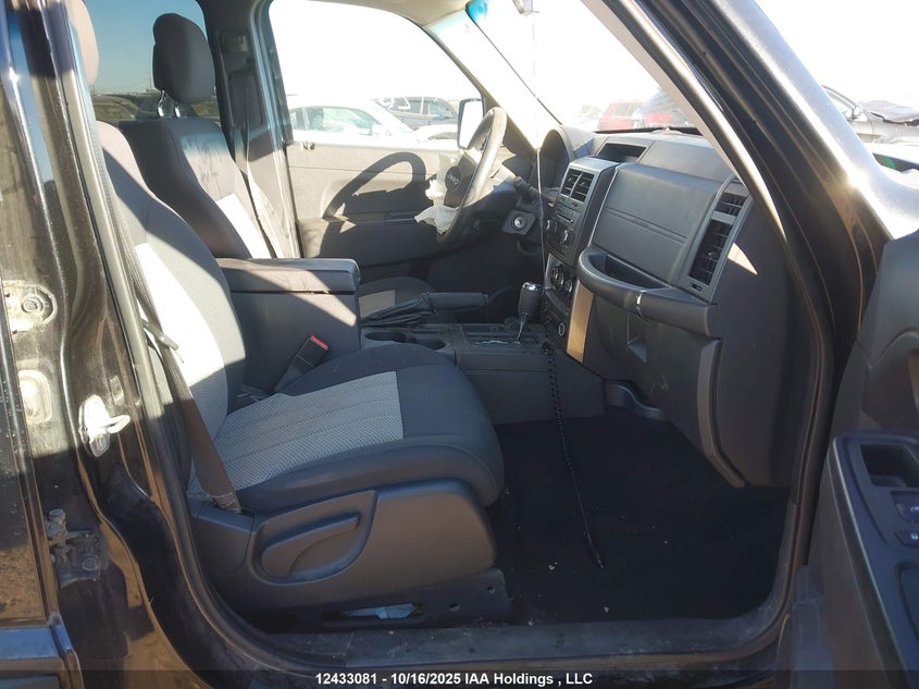 1J4PN2GK0AW123101 2010 JEEP LIBERTY (NORTH AMERICA) photo no. 5
