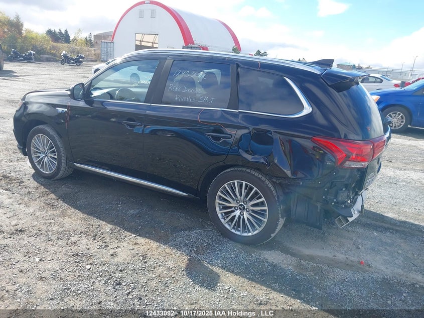 JA4J24A57LZ607023 2020 MITSUBISHI OUTLANDER photo no. 3