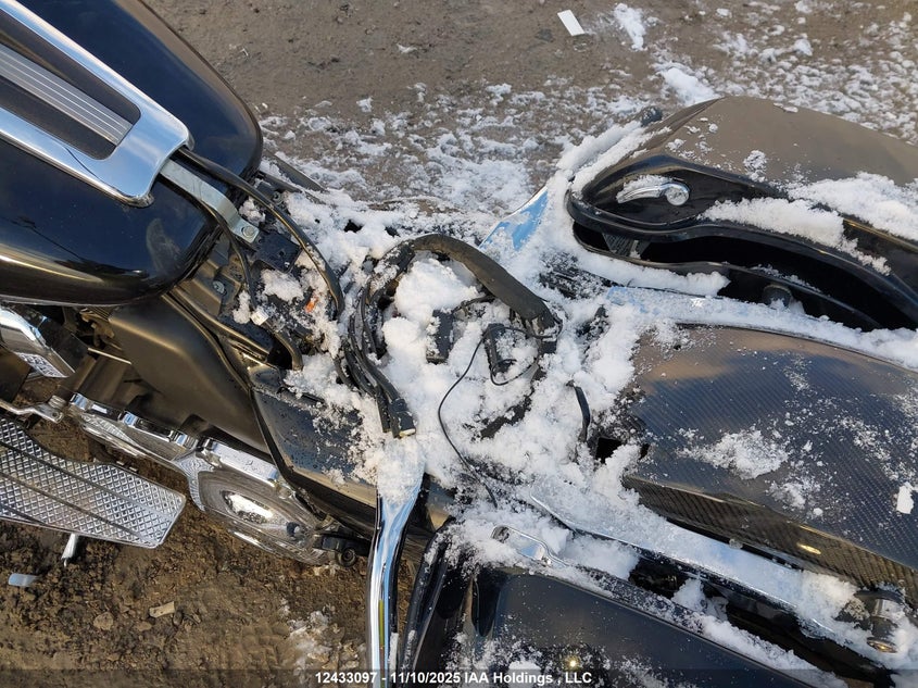 2015 Harley-Davidson Flhtkl Ultra Limited Low VIN: 1HD1KKL1XFB634040 Lot: 12433097