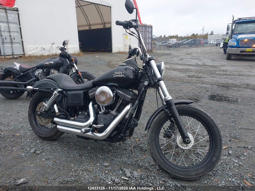5HD1GXMAXHC312033 2017 Harley-Davidson Fxdb Dyna Street Bob auction photo 1