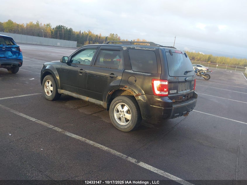 1FMCU9DG2BKC27125 2011 FORD ESCAPE photo no. 3