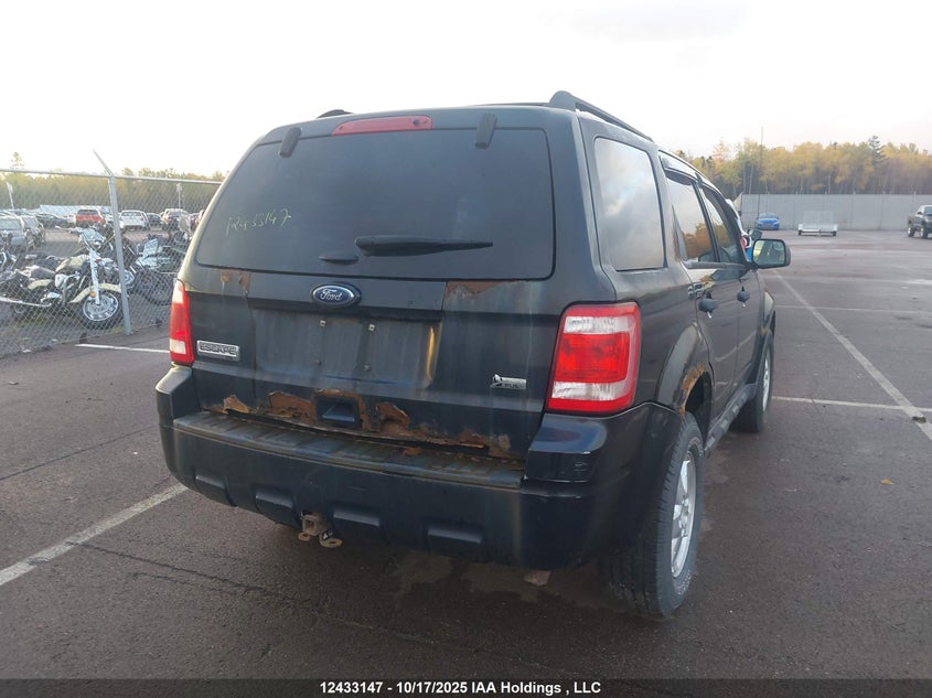 1FMCU9DG2BKC27125 2011 FORD ESCAPE photo no. 6