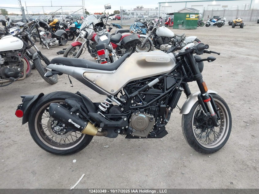 MD2JUJ40XNC208153 2022 HUSQVARNA SVARTPILEN photo no. 11