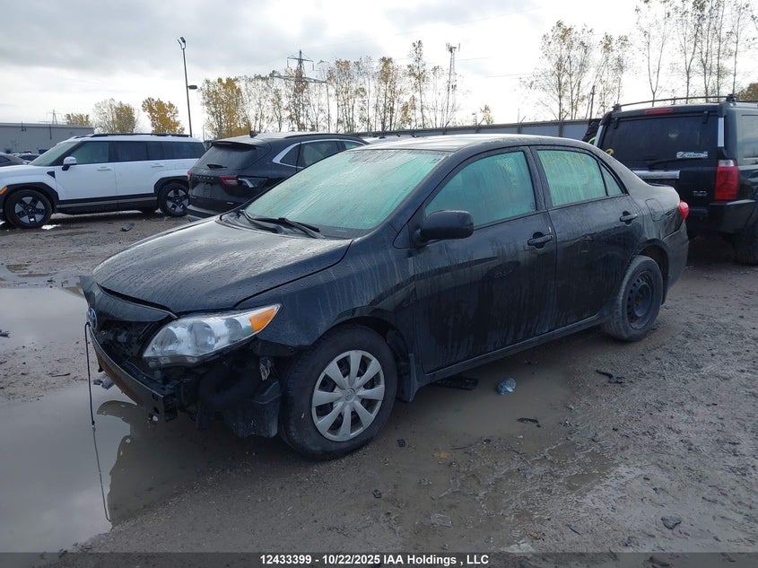 2T1BU4EE2DC053383 2013 TOYOTA COROLLA photo no. 2