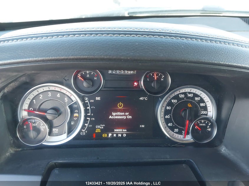 2018 Ram 2500 Laramie VIN: 3C6UR5FL5JG105112 Lot: 12433421