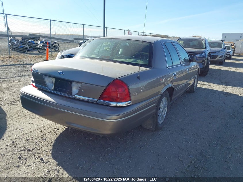 2FAFP74W45X167117 2005 FORD CROWN VICTORIA photo no. 4