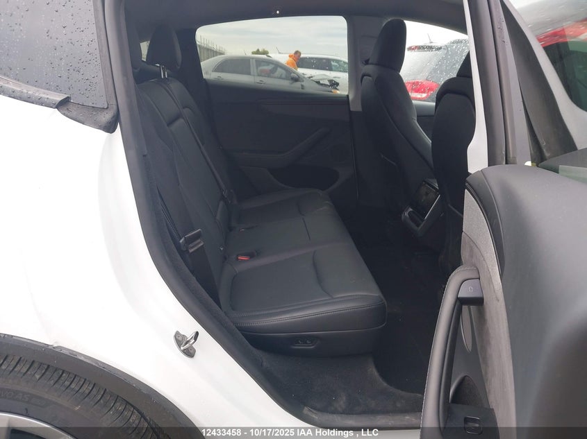 7SAYGDEE3TF337460 2026 TESLA MODEL Y photo no. 8