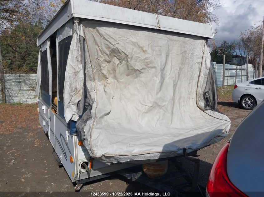 2001 Trailer Domestic VIN: 1UJAJ01F311FC0126 Lot: 12433599