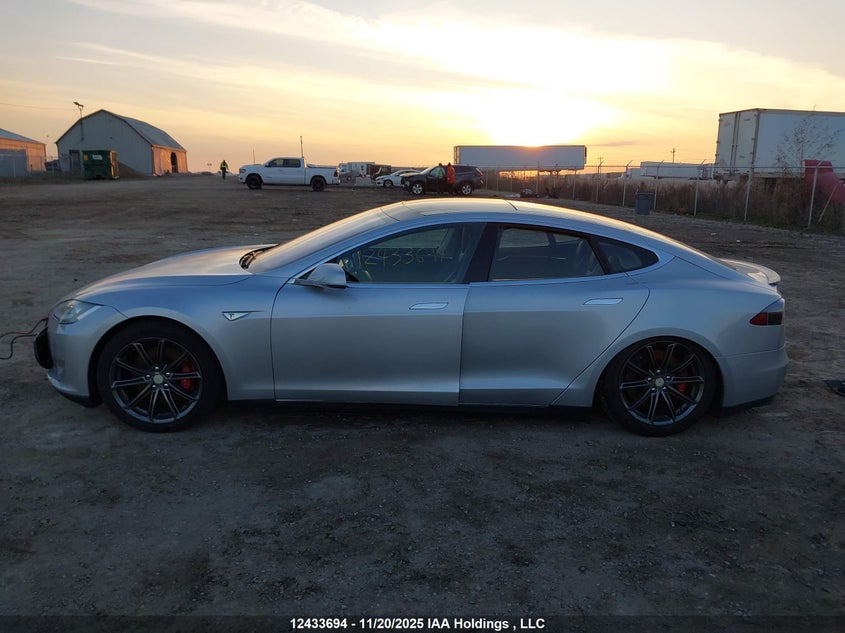 5YJSA1H17EFP38086 2014 TESLA MODEL S photo no. 13