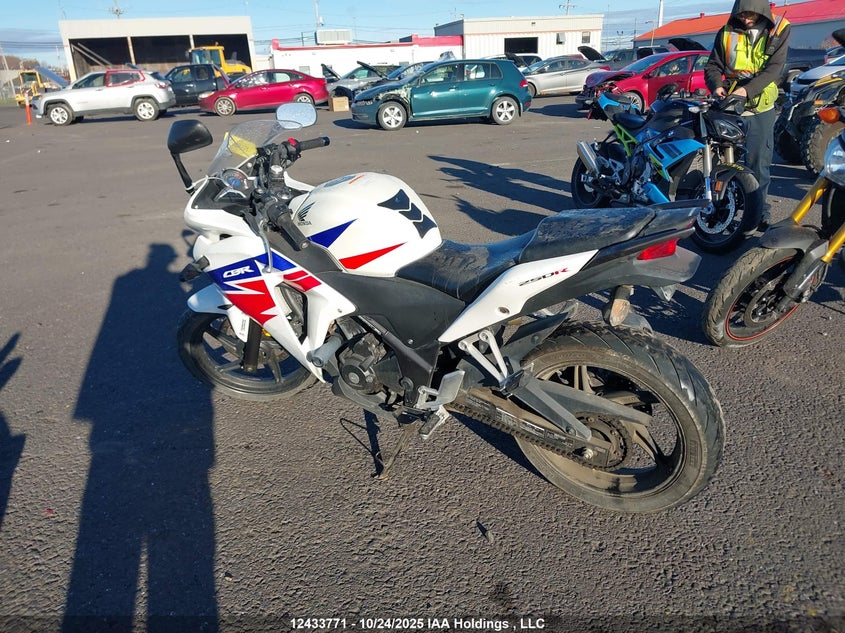 MLHMC4129D5400628 2013 HONDA CBR photo no. 3