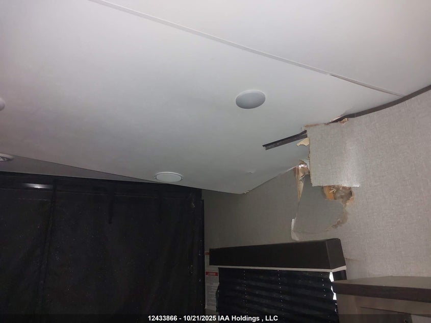 1UJBJSBN4M1790218 2021   photo no. 13