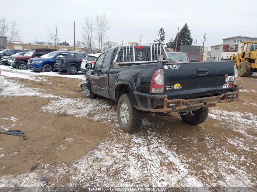 5TFUX4ENXFX038960 2015 TOYOTA TACOMA photo no. 3